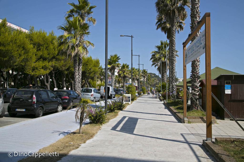 Hotel Ambassador Grottammare Exterior photo
